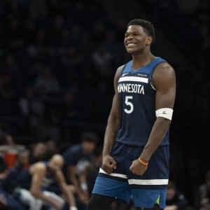 攻防顶尖才是超巨！华子7三分+5断带队逆转 全场狂砍41分6板1帽